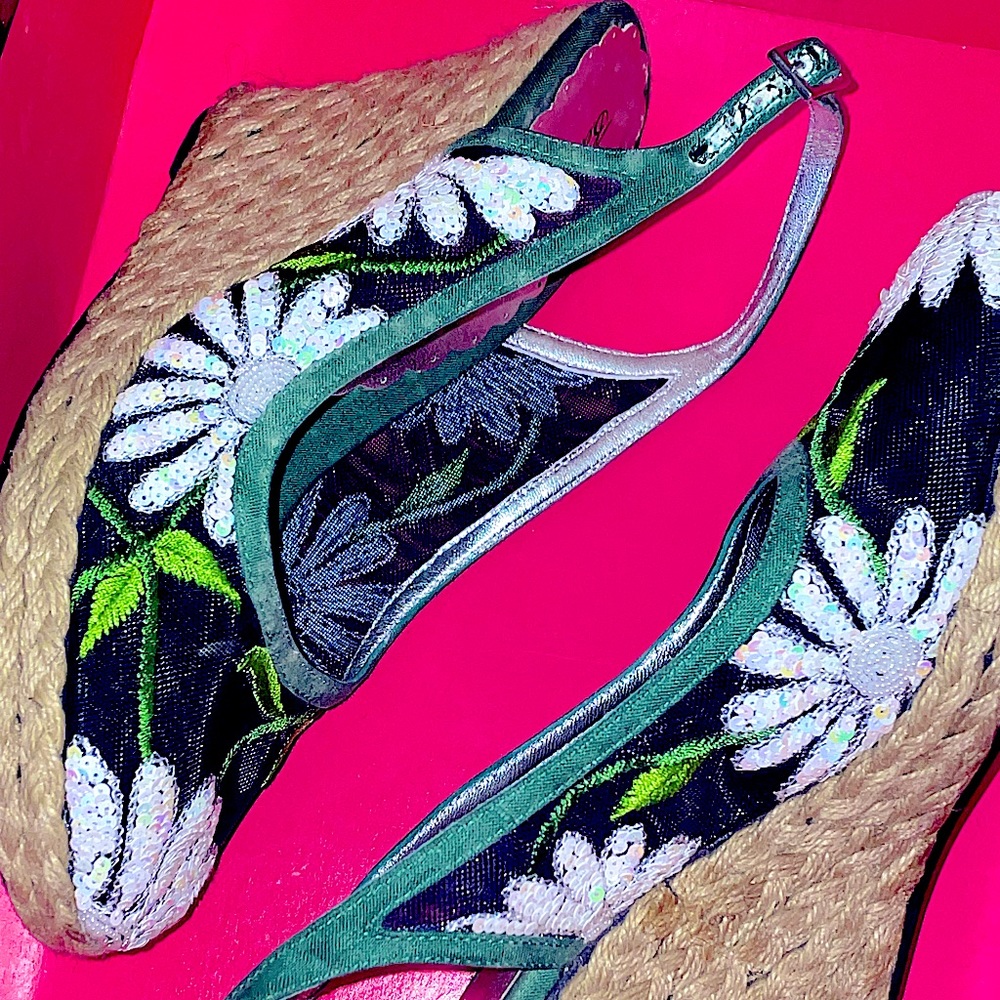Beverly Feldman Espadrilles purchased from Lord and Taylor sequenced details ❤️